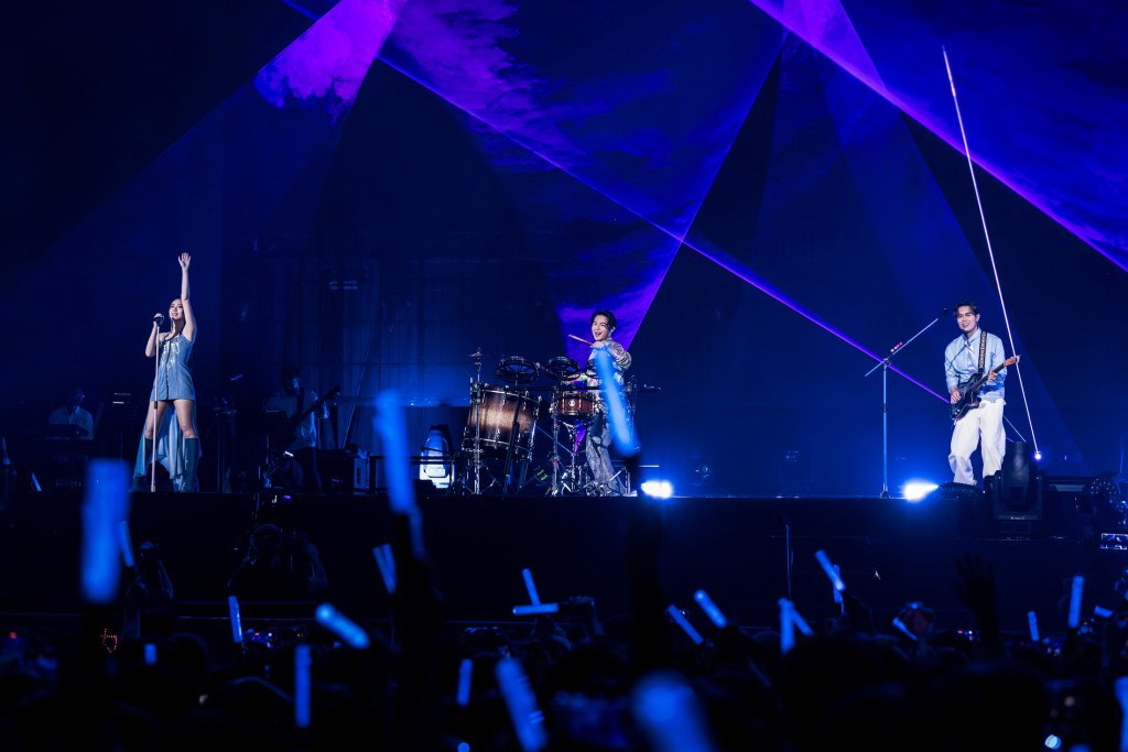 告五人打造全新手工春裝展開巡演