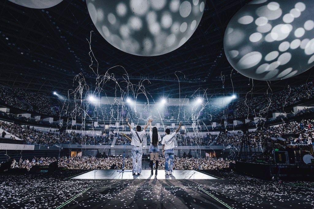 告五人「宇宙的有趣」2024開春巡演首篇章杭州開唱