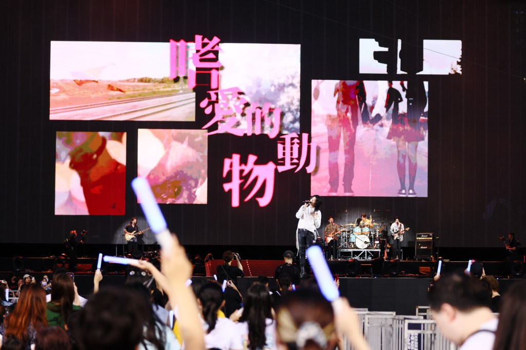 即將展開《都是浪漫害的》巡迴演唱會的麋先生今擔任開場嘉賓