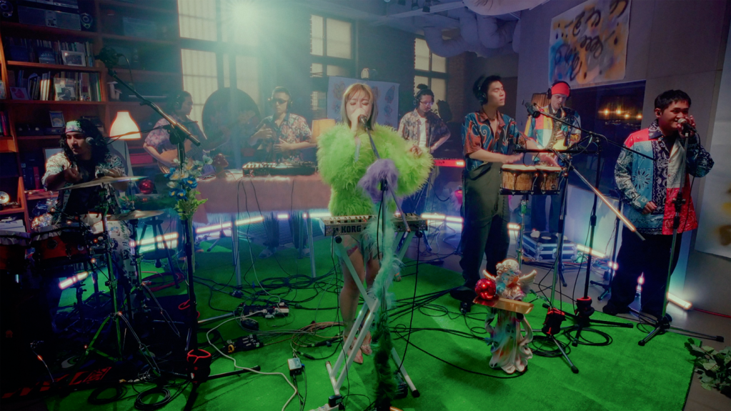 《粉內宇宙 Fi-Né Universe_ Vol.1》集結堅實樂手陣容，重新編曲多首專輯曲目