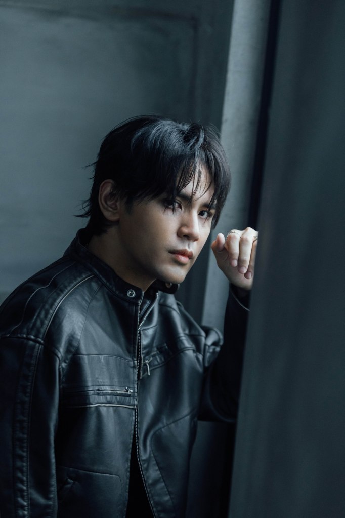 「全能遊戲王創作歌手」陳零九26日推出全新創作的流行搖滾曲風最新單曲《請你別愛我》