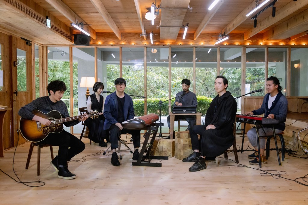 回聲樂團希望透過新歌〈Take a Shine〉的溫暖力量,陪伴眾人渡過難關。