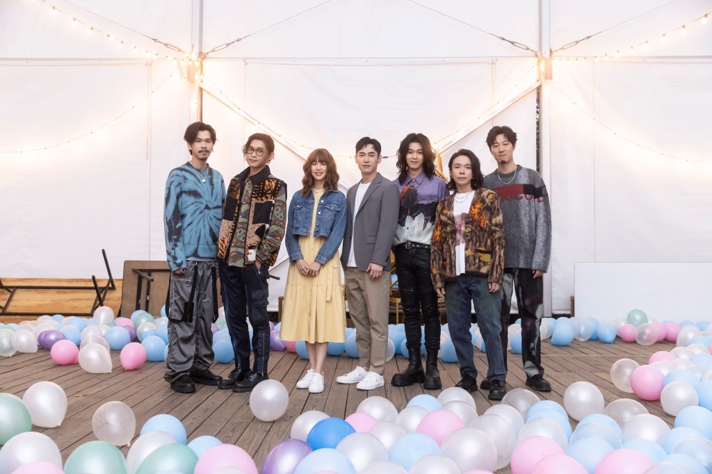 麋先生揪心情歌〈一切尚可〉無預警推MV，邀張書豪(左4)與劉奕兒(左3)同台飆戲