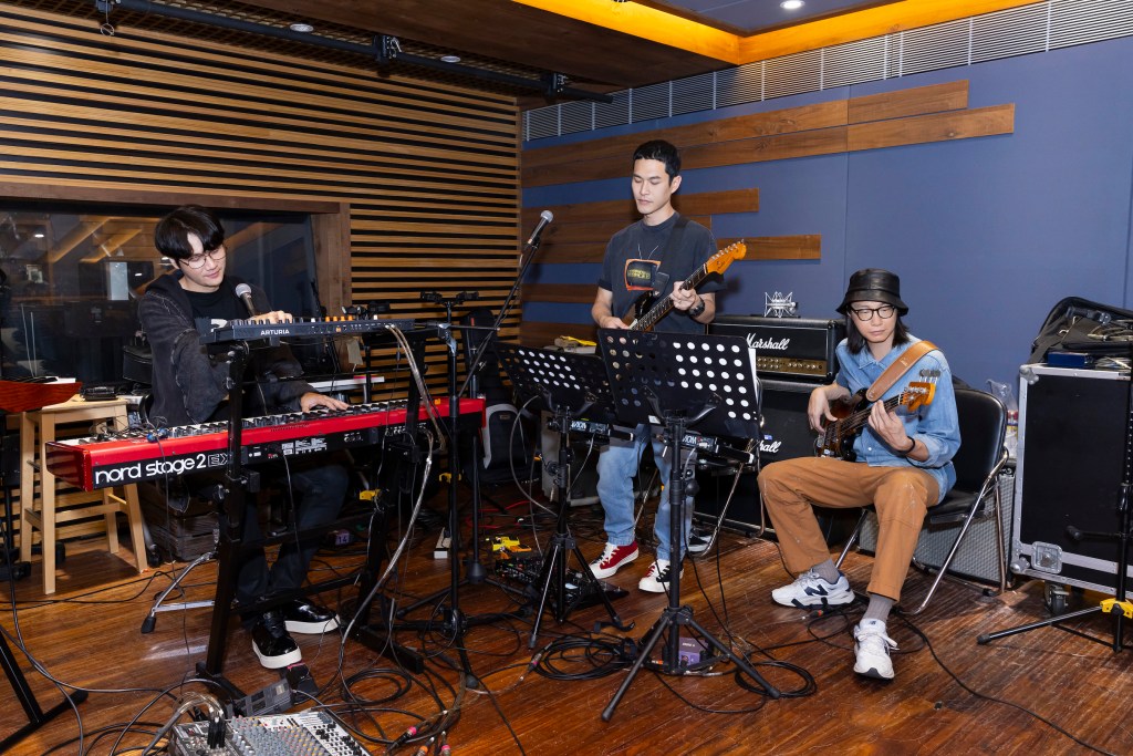 金曲樂團宇宙人二度攻蛋 演出倒數最後衝刺