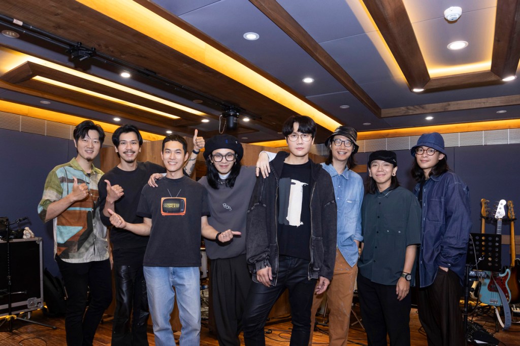 【bin】宇宙人《α：回到未來》20週年演唱會4/27即將登場 麋先生探班獻上三「蛋」預祝攻蛋順利 兩團合作歌曲努力中