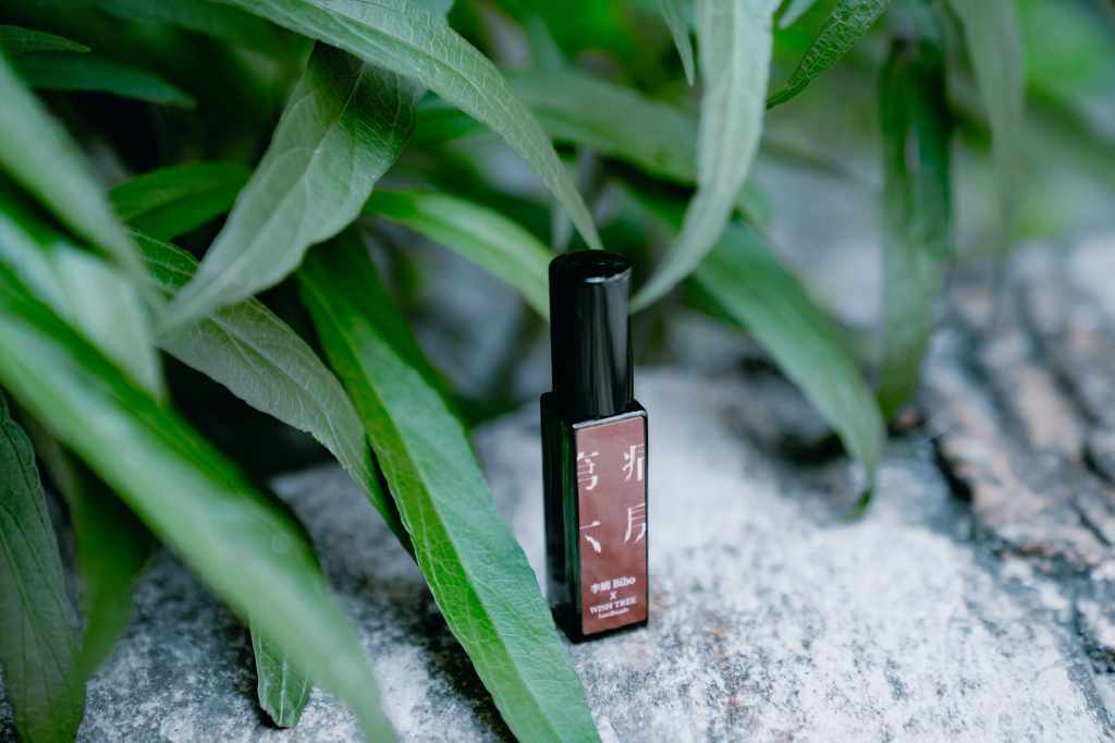 親自調製專輯香氛當派對小禮 李嫣笑喊「我用了12種基底、調了三個小時！」