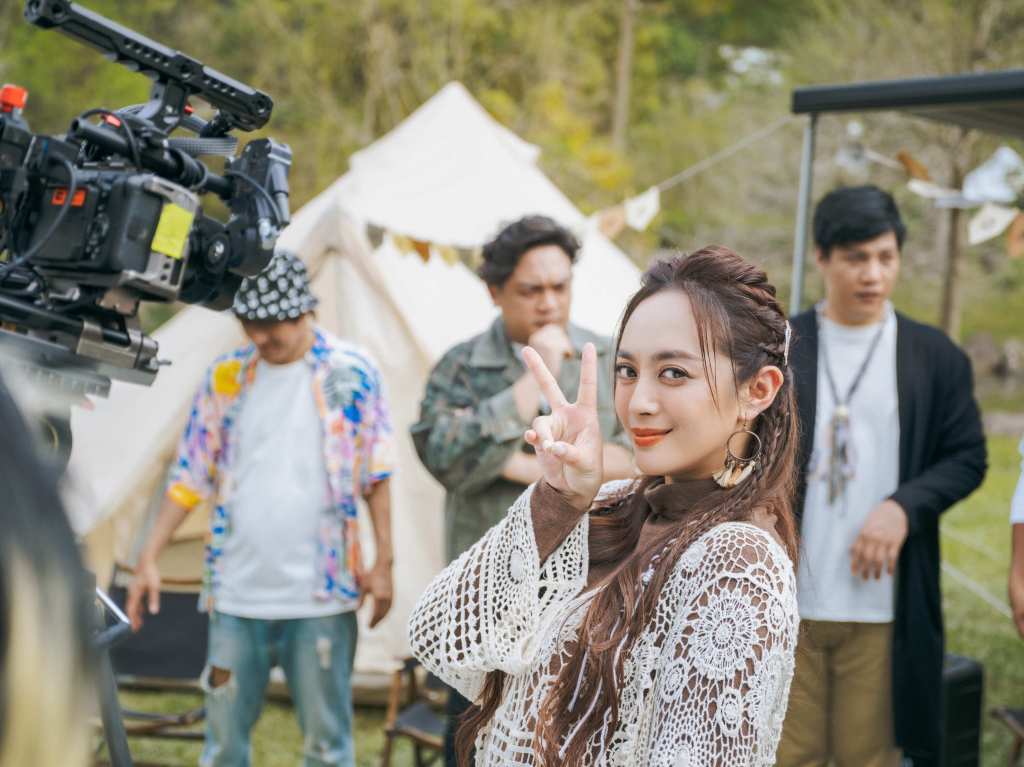 說走就走MV側拍照