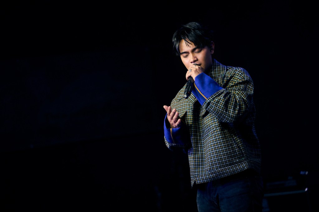 【Sony】邱軍《情歌手》第二場專場精心安排不同曲目 並翻唱張學友、陳奕迅經典  〈愛不愛我〉MV男主角李程彬也到場支持