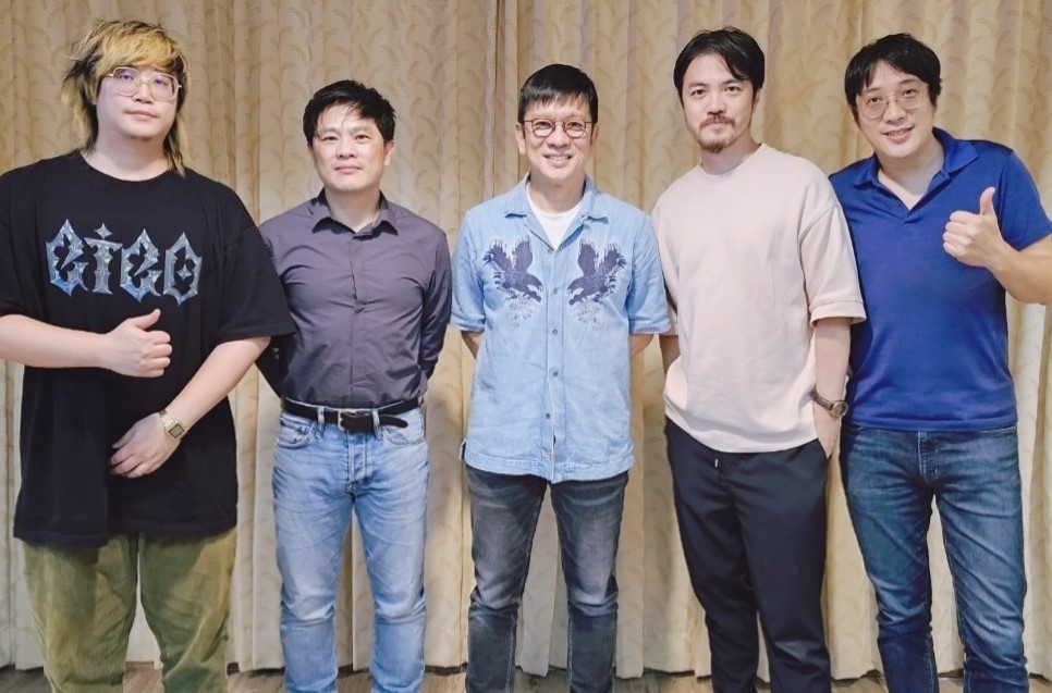 【NEWS】陳子鴻攜血肉果汁機劉宗霖、蘇明淵、藤井俊充及王爺斯禹評選 集結12首新世代台語創作 2024南面而歌正式發行