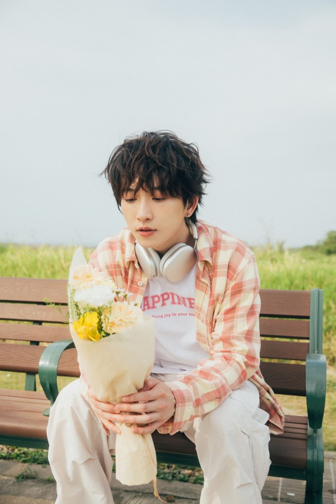 邱鋒澤推出全英文新歌〈SEASONS〉(照片提供:原音兄弟)