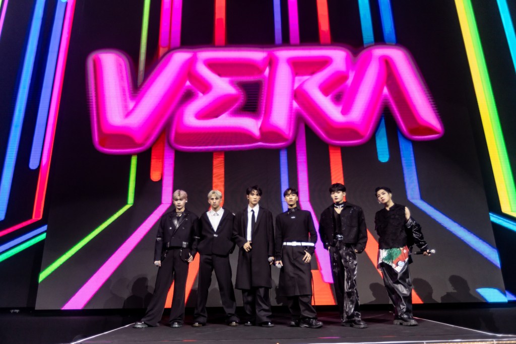 《H³ RIZZ UP 演唱會》VERA