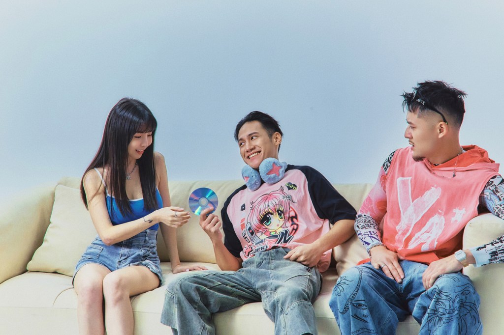 邀AV女優胎尼擔任〈來我家聽 DEMO〉MV女主角 (照片提供:拍打仔有限公司)