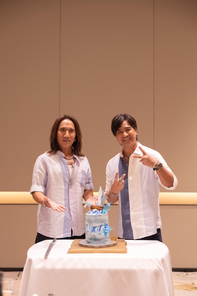 動力火車上海開唱適逢顏志琳生日前夕，慶功宴上為他慶生 (照片提供:華研國際)