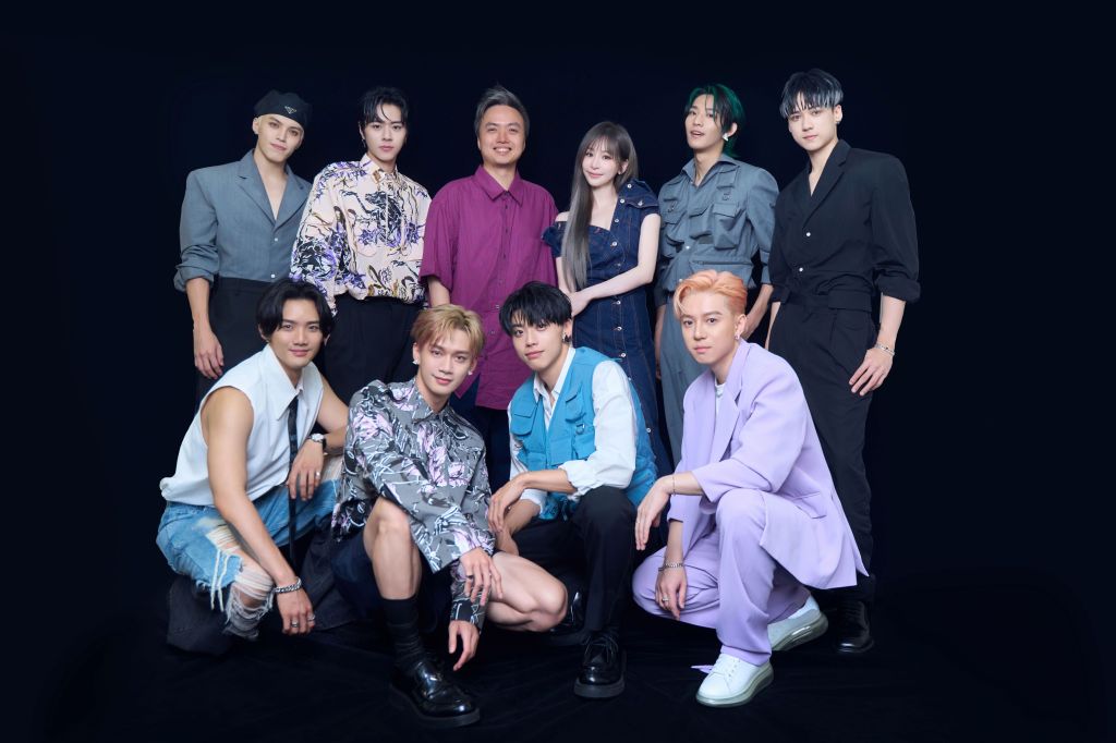 王心凌、Ozone、徐暐翔、GJ蔣卓嘉與台灣索尼音樂總經理符國文合照 (照片提供:索尼音樂)