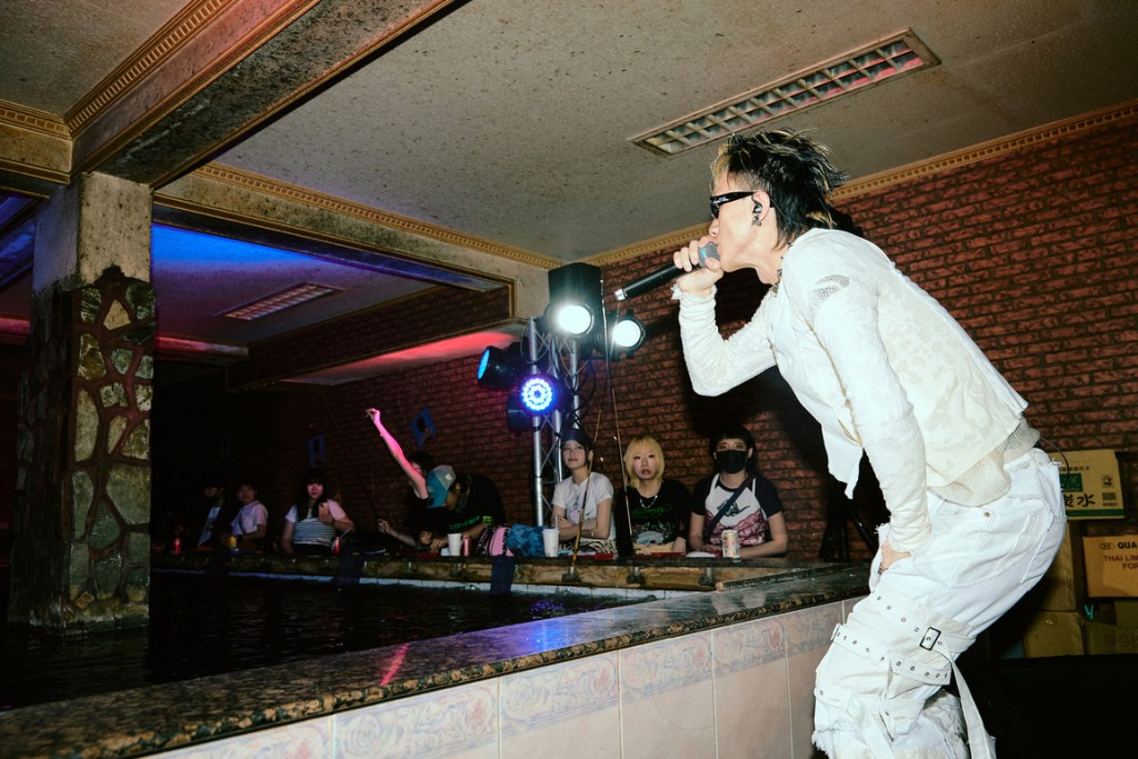 李紅《紅外線》EP在釣蝦場舉辦搶聽會 (圖照片提供:李紅)