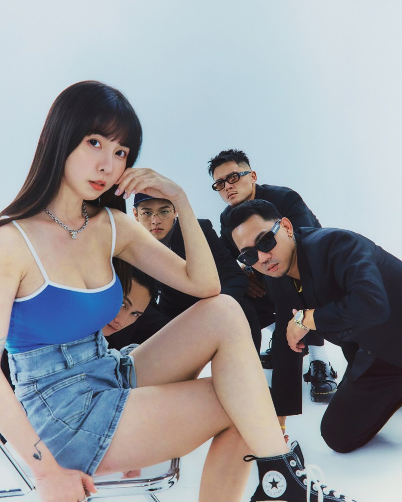 邀AV女優胎尼擔任〈來我家聽 DEMO〉MV女主角 (照片提供:拍打仔有限公司)