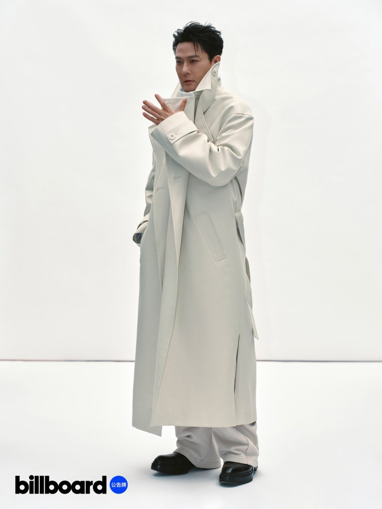 張信哲登上「中國音樂公告牌」(Billboard)四月號封面人物 (翻攝網路)
