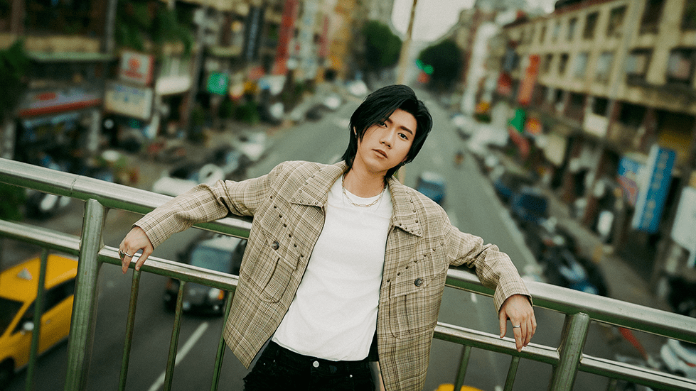 【NEWS】黃霆睿為戲劇《我的婆婆怎麼那麼可愛2》創作及獻唱片尾曲〈笑著笑著就哭了〉 邀來庹宗華和黃河在MV中精彩飆戲