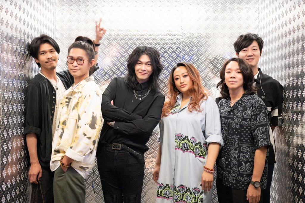 【bin】麋先生「都是浪漫害的」上海開唱浪漫合體家家 接下來將巡至台中和高雄 家家透露新專輯主打已錄完&nbsp;預計今年問世