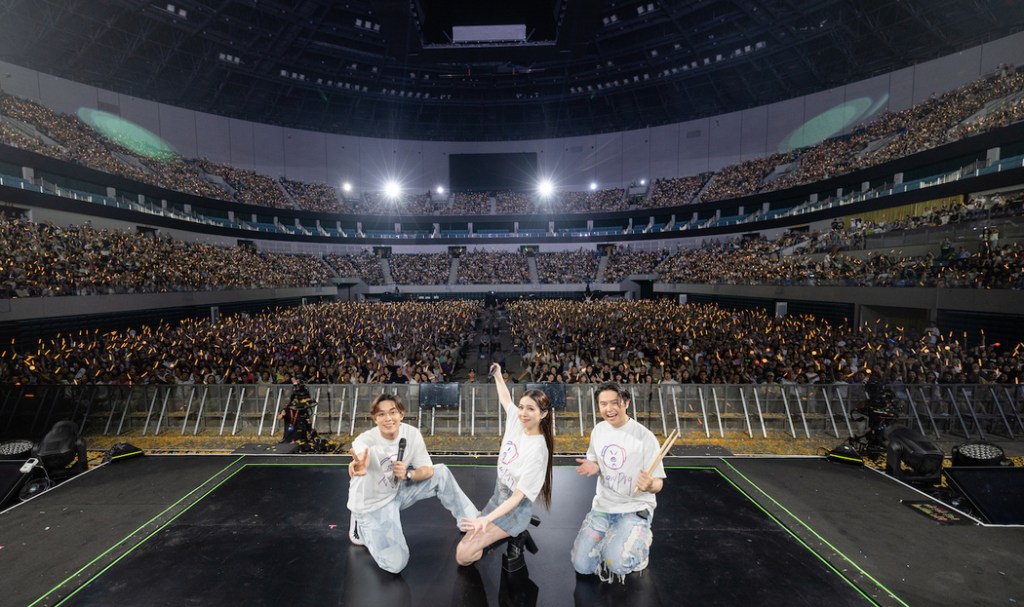 告五人與西安萬名哈瓜共度宇宙有趣夜生活