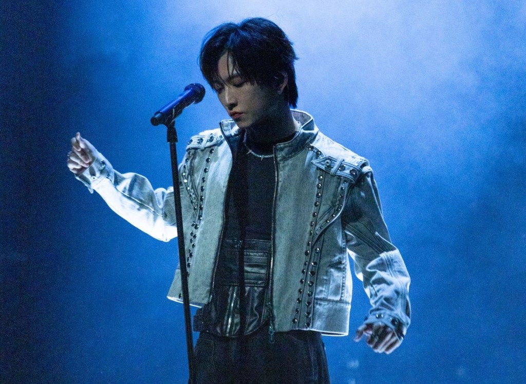 【NEWS】邱鋒澤出道10週年音樂會台北場 將經典歌曲重新編曲 與粉絲完成新歌〈EX YOU〉現場MV&nbsp;艾薇站台合唱〈一起寂寞〉