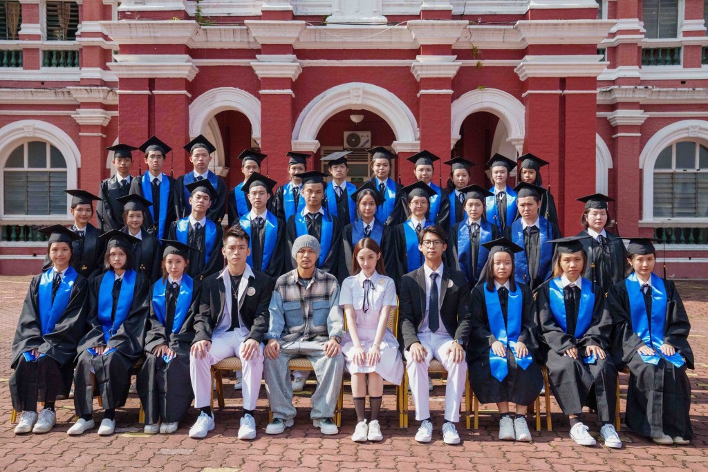 黃明志新歌〈寫一首歌給你聽〉MV分享友情與愛情交織的畫面