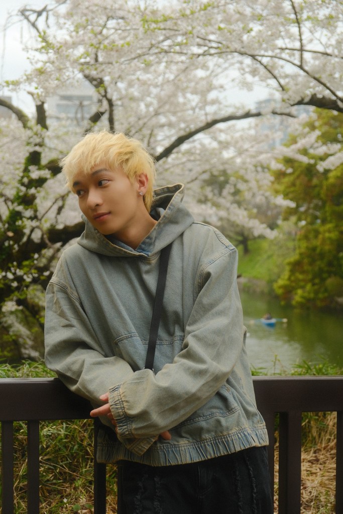 Shawn尚融再度赴日本演出 剛好趕上櫻花季 (照片提供:索尼音樂)