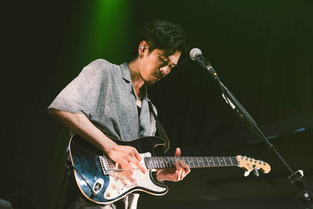 麋先生吉他手小B