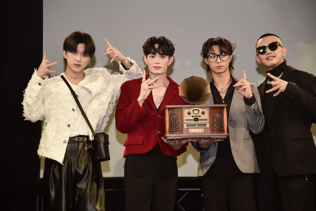 左起U:NUS吳昱廷、呂植宇、FEniX MAX、U:NUS高有翔