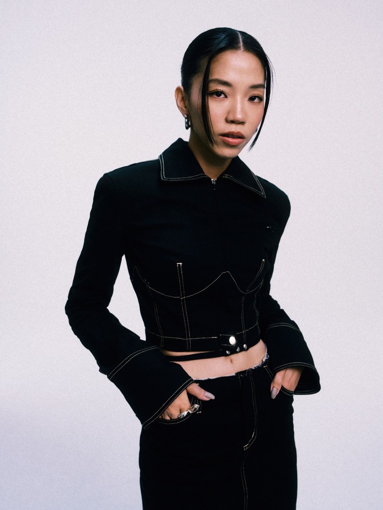 洪佩瑜攜手新生代音樂人王OK唱出自我價值