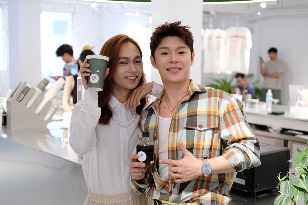 【NEWS】葉秉桓攜手艾瑞瑞在咖啡廳演出 分別帶來即將上架的新單曲〈渺渺〉及〈月光海浪〉 葉秉桓年底也將舉辦專場