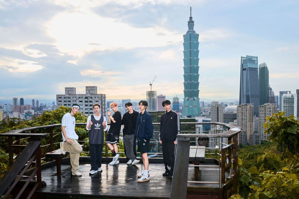 Ozone備戰台北小巨蛋演唱會 相約登象山鍛鍊體能 (照片提供:索尼音樂)