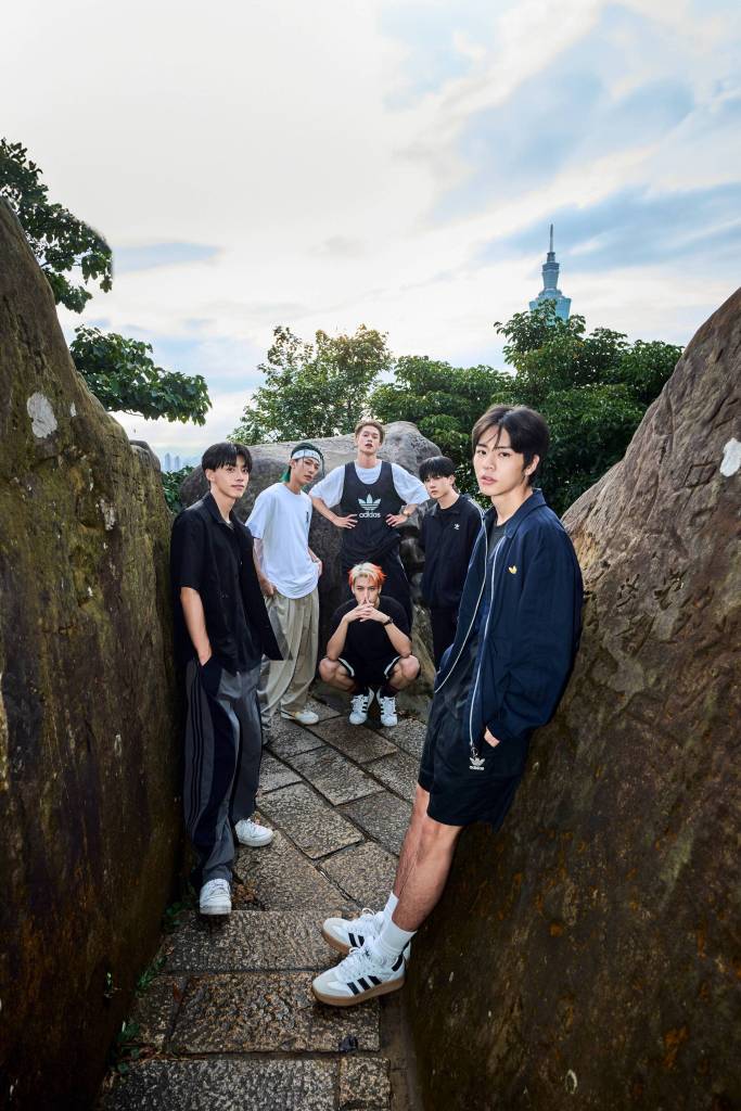 Ozone備戰台北小巨蛋演唱會 相約登象山鍛鍊體能 (照片提供:索尼音樂)