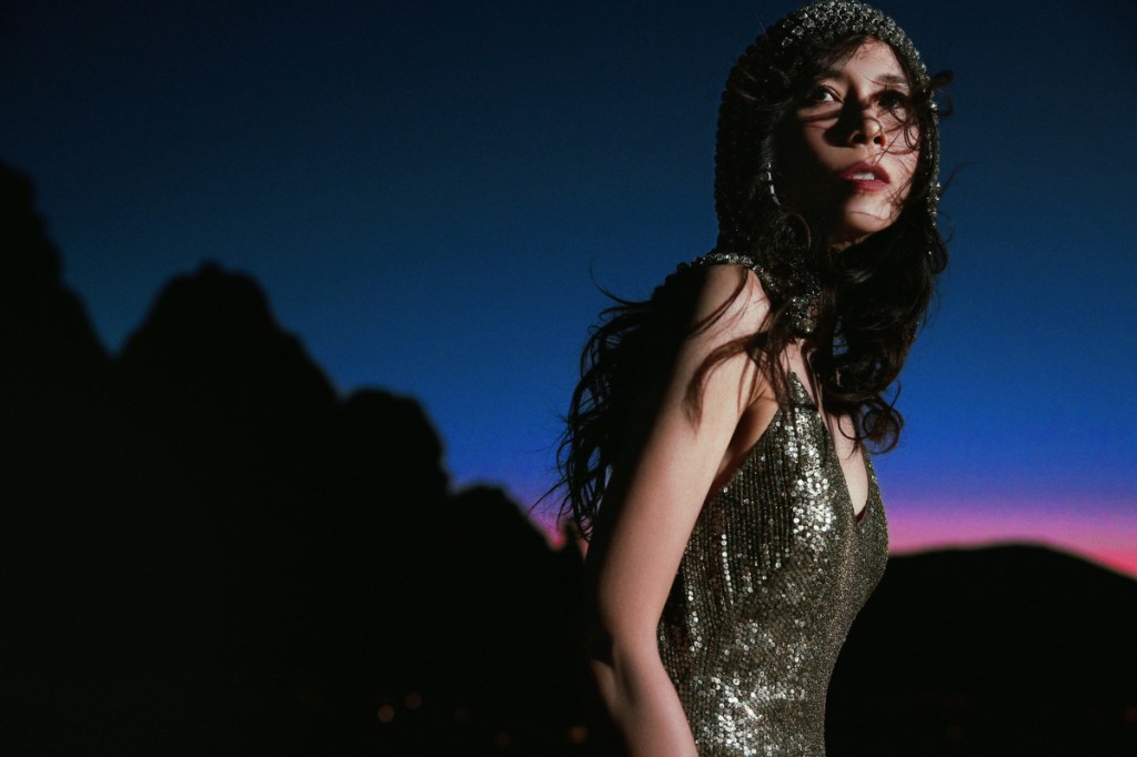 【NEWS】莫文蔚生日推出新歌〈一身焰火去羅馬〉 攜手李銖銜打造 歌曲音域跨度大 展現精湛唱功&nbsp;MV造訪擁獨特絕景的AlUla