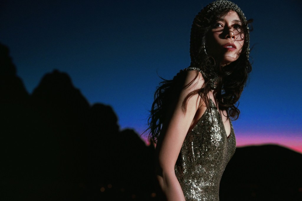 莫文蔚與「The Masters」成員李銖銜攜手打造新歌〈一身焰火去羅馬〉(照片提供:地球娛樂)