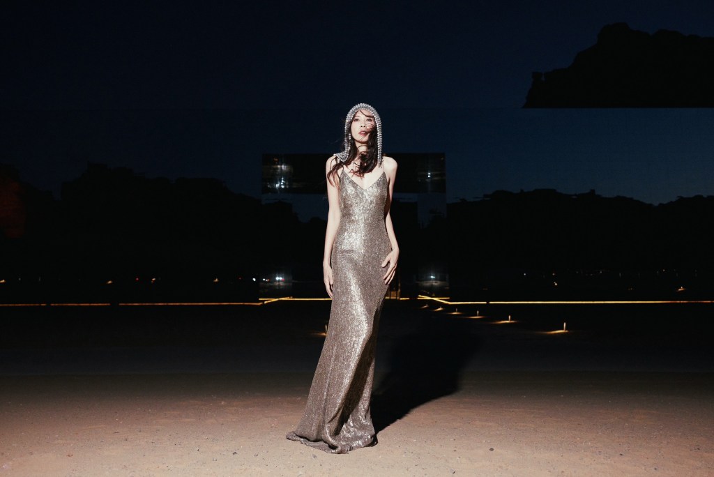 莫文蔚與「The Masters」成員李銖銜攜手打造新歌〈一身焰火去羅馬〉(照片提供:地球娛樂)