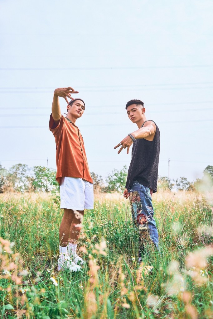 吳霏找阿夫合作最新單曲〈抱歉媽媽我還是戒不掉菸〉(照片提供:環球音樂)