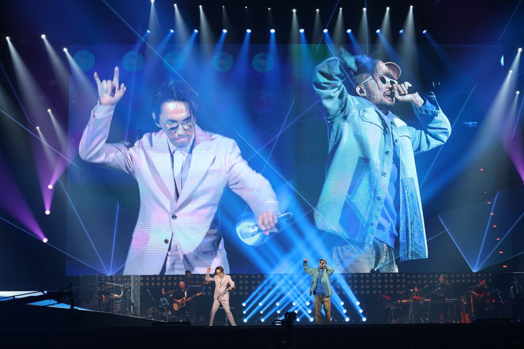 林志炫台北小巨蛋安可返場 邀金曲歌王熱狗擔任嘉賓 (照片提供:寬宏藝術)

