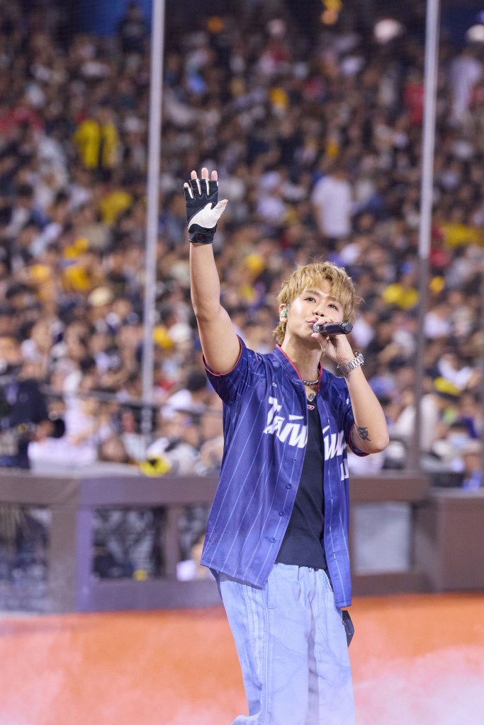 鼓鼓〈當我變成我們〉球迷Kiss Cam浪漫滿點