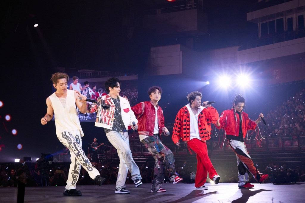 【bin】Energy《一觸即發》演唱會台北小巨蛋登場 帶來經典舞曲、傳唱抒情、復出新曲 歌迷更密謀排字應援&nbsp;讓他們感動不己