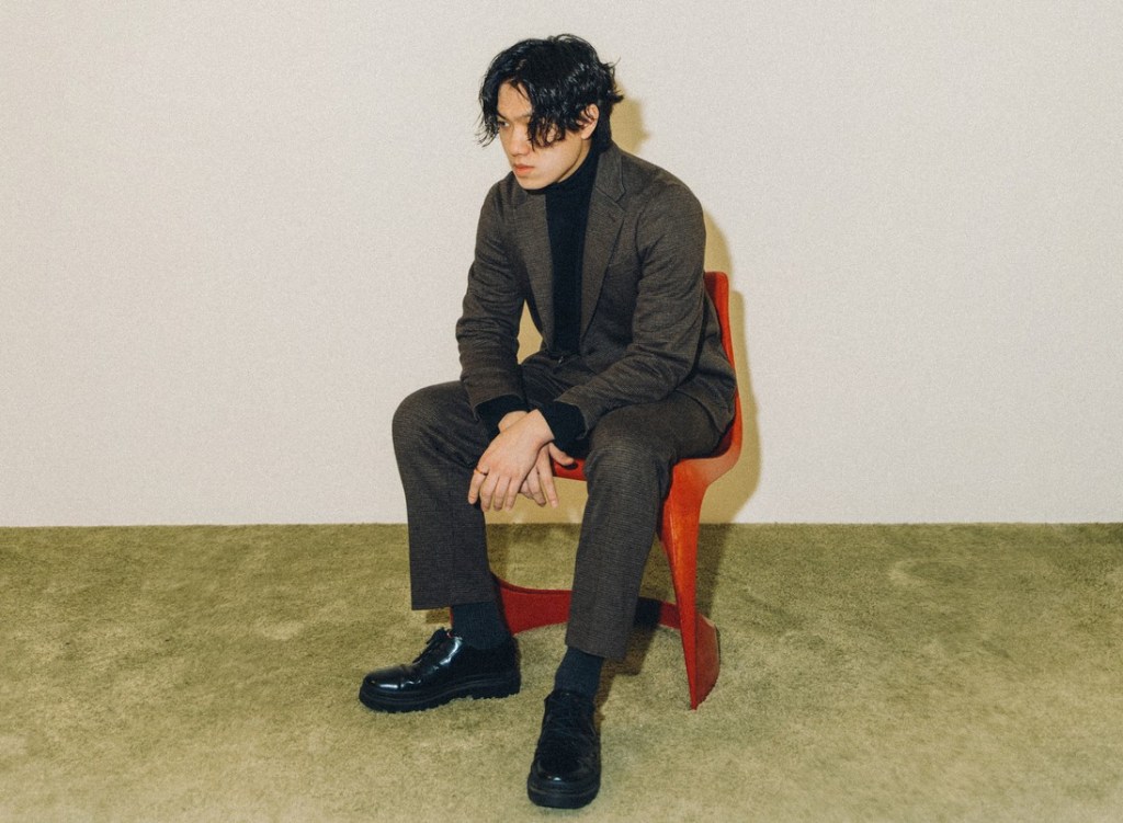 【NEWS】新銳音樂人 YOSHI 首發EP《理性藝術家》 古典樂背景玩轉多元曲風 打造出一張兼顧聆聽性與實驗性的全新作品