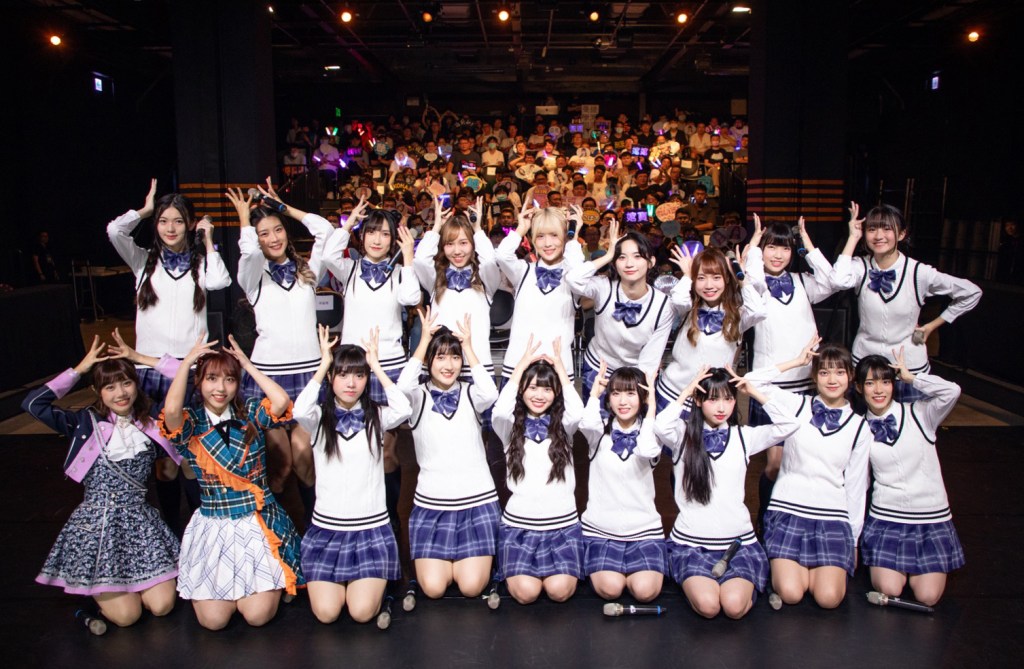 上排左起翁曼綾,國興瑀,吳騏卉,劉曉晴,翁彤薰,袁子筑,潘姿怡,陳以凌,張少瞳,下排左起蔡亞恩,林易沄,陳昭霓,孟庭筠,林于馨,黃奕霖,伊品,陳穎臻,徐沛婠