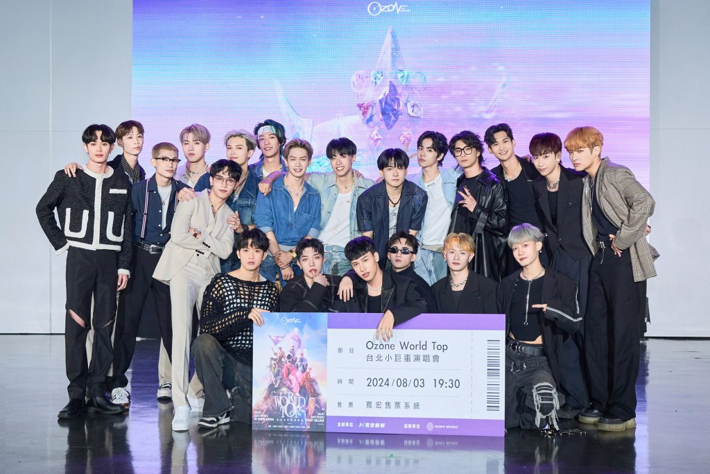 大合照 後排(左起)呂植宇、Saturnday、Ozone、FEniX 前排VERA (照片提供:索尼音樂)
