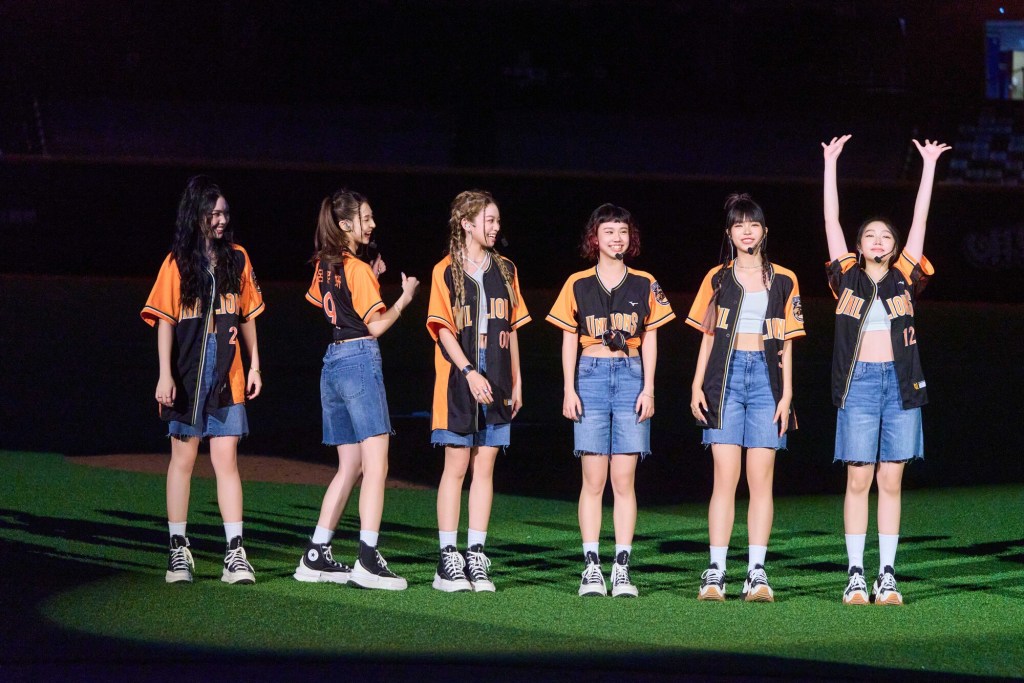 （左起：Vikky、熙妍、粼粼、品妡、丞妘、栩栩）