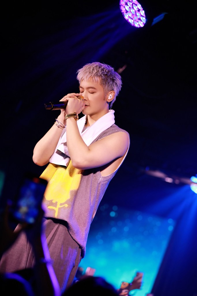 小樂熱唱8首經典 ‧ 大型KTV全場嗨唱