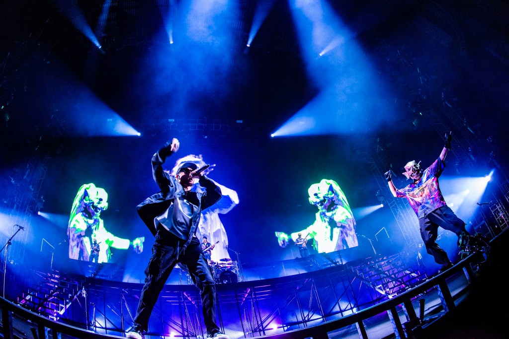 金曲歌王MC HotDog熱狗共演金屬版〈十三號天使〉 GIGO表示「我14歲聽熱狗，現在竟然能和狗哥同台」