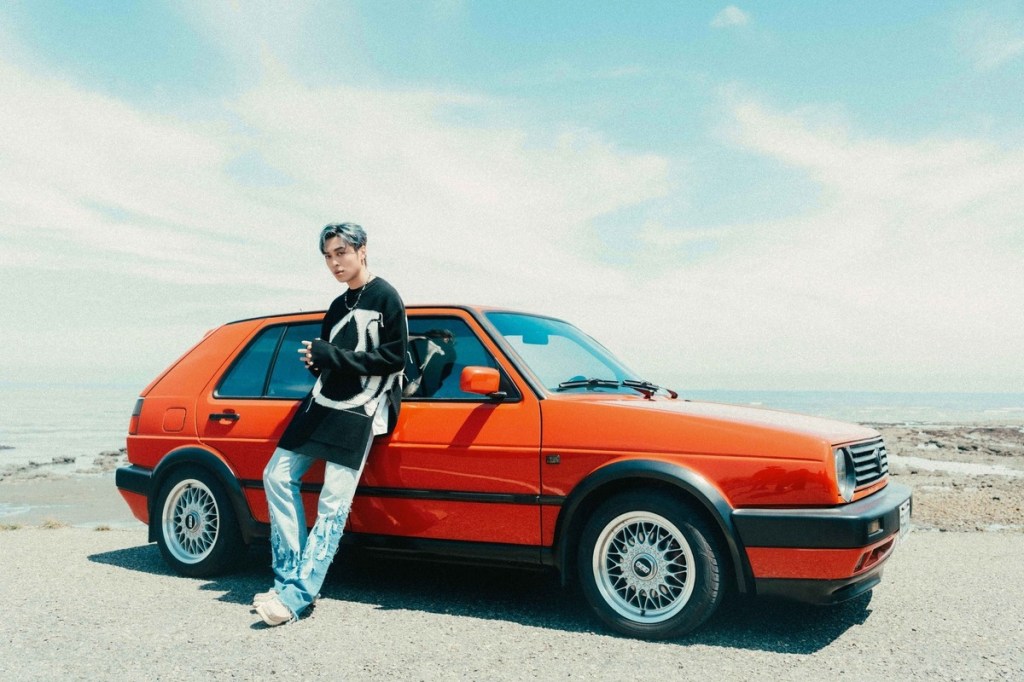 【NEWS】AP潘宇謙2024年全新華語專輯同名主打〈微光〉MV正式上線 開著車在桃園海邊取景 8/31後台咖啡舉辦首場音樂會