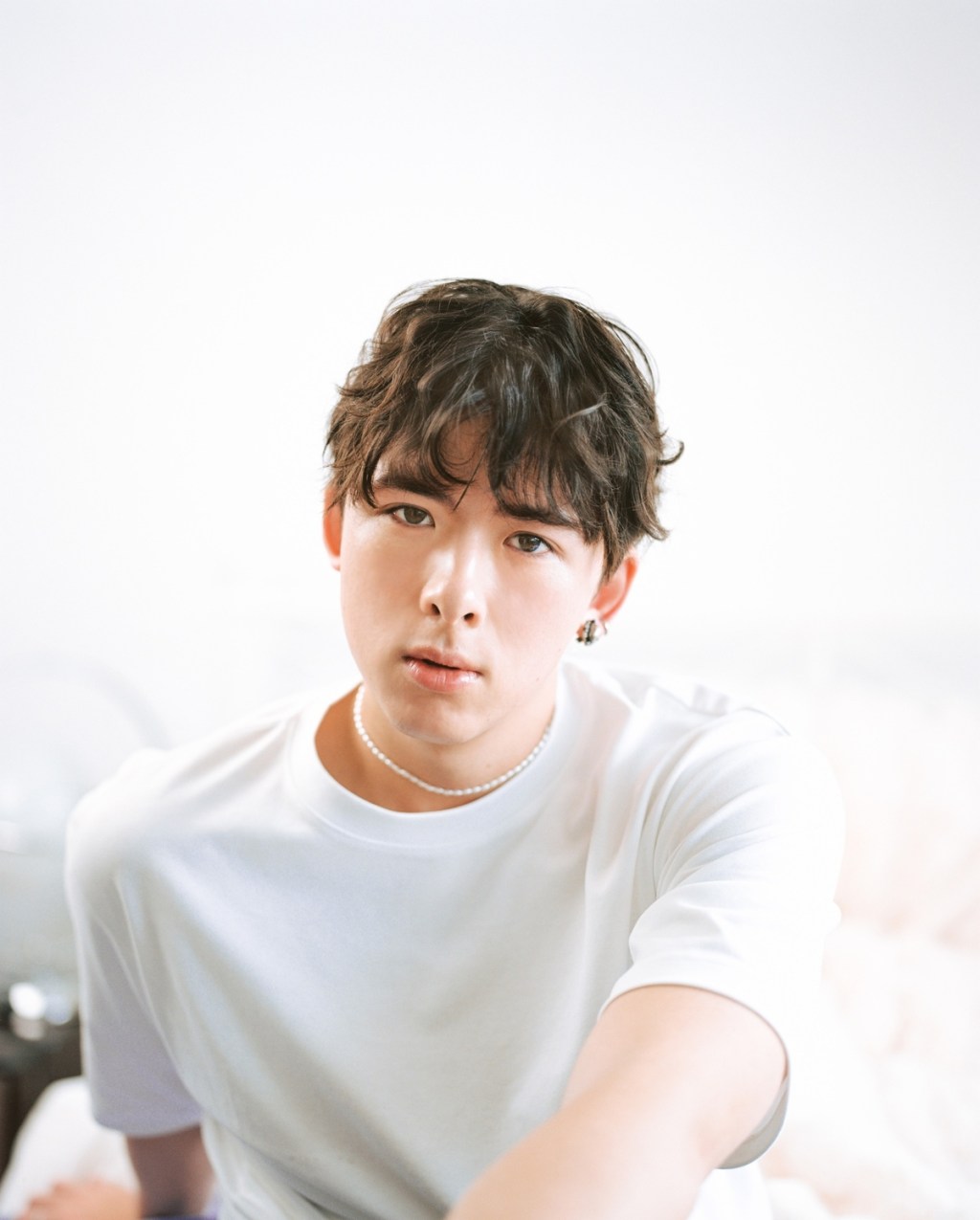 【NEWS】NIO勇奪《音樂主理人》節目冠軍後 以音樂廠牌EVOL推出創作單曲〈亂講話〉 Synth-Pop風格唱出新世代暈船心聲