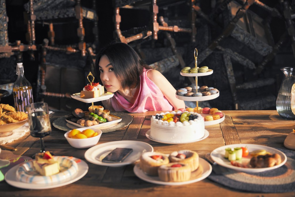 Ella陳嘉樺〈廢〉MV換上五種造型 (照片提供:勁樺娛樂)