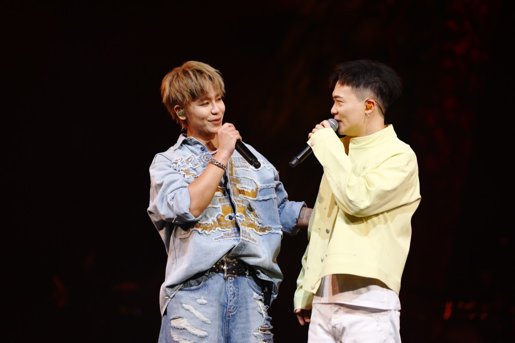 蕭秉治和鼓鼓感謝兩人今年一起經歷很多幸福事